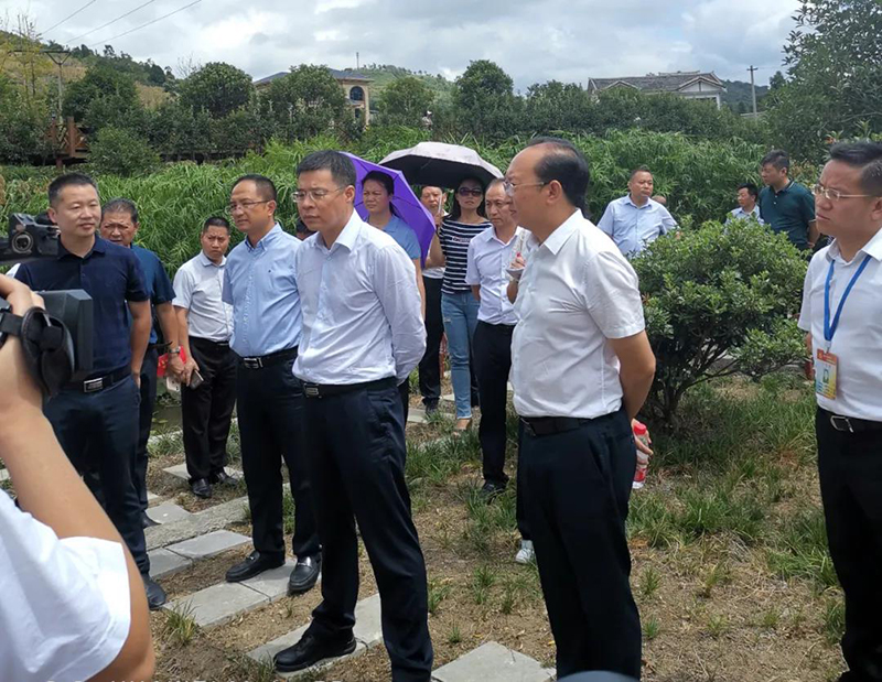 貴州遵義市2020年鄉(xiāng)村振興“十百千”示范創(chuàng)建暨農(nóng)村人居環(huán)境整治現(xiàn)場推進(jìn)會(huì)參觀雙良商達(dá)示范站點(diǎn)